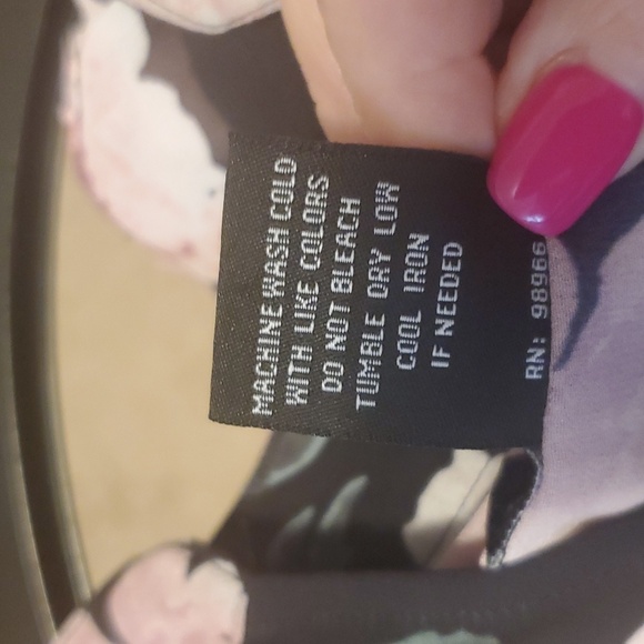 Blouses - Picture 4 of 4